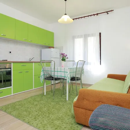 Stunning In With Kitchen Appartement *